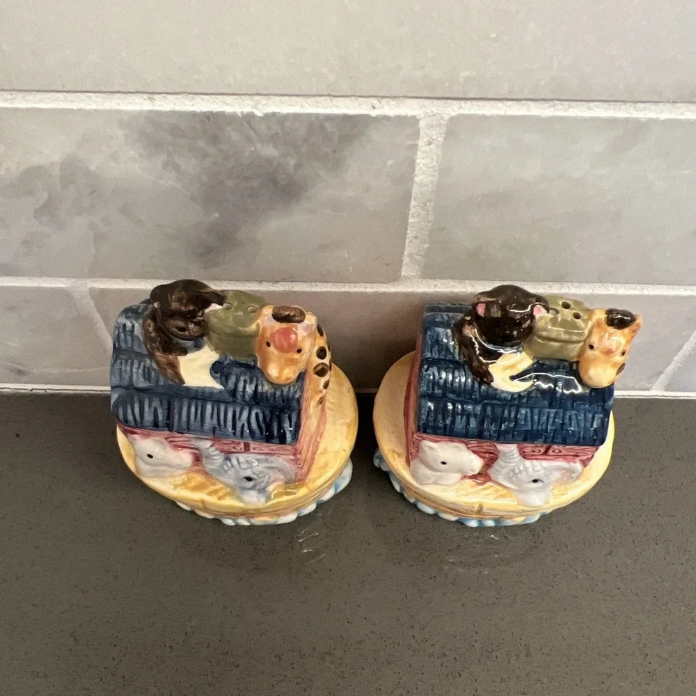 Vintage Noah's Ark Animals On Boat Ceramic Salt And Pepper Shaker Kitchen Decor